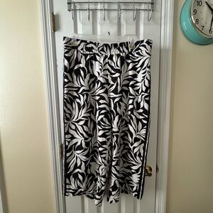 Style & Co. black and  white linen Leaf Pattern Pants